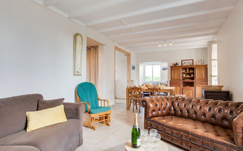 Kerhel: Soggiorno, Camera, Mobilia, Proprietà, Interior Design, Costruzione, Tavolo, Immobiliare, Casa, Divano