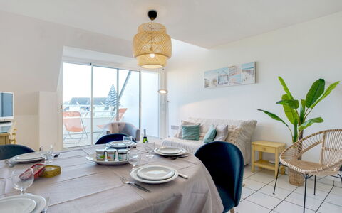 Domaine des Tadornes: Camera, Proprietà, Mobilia, Interior Design, Sala Da Pranzo, Costruzione, Giallo, Tavolo, Casa, Casa