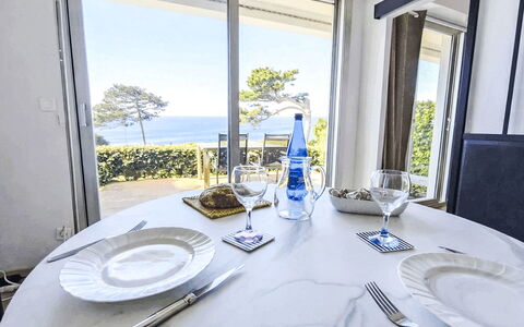 Dinard 220: Mobilia, Cucina & Sala Da Pranzo Tavolo, Interior Design, Sedia, Tavolo, Sala Da Pranzo, Ricorrere, Ristorante, Pianta Della Casa, Tavolino Da Caffè