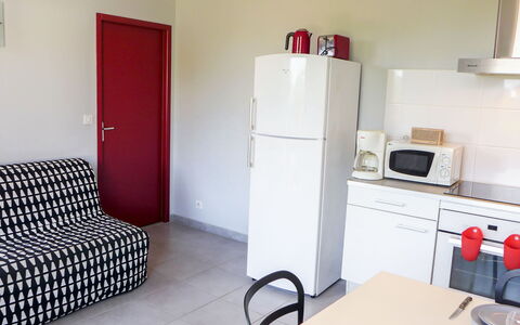 Amigorena: Mobilia, Cabinetry, Elettrodomestico Da Cucina, Costruzione, Interior Design, Legna, Architettura, Cucina Stufa, Porta, Pavimentazione
