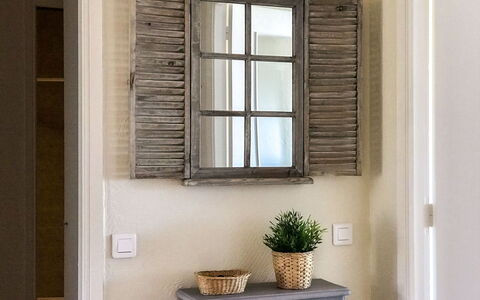 Cavalaire 279: Finestra, Proprietà, Per Finestre, Camera, Interior Design, Parete, Costruzione, Architettura, Finestra Trattamento, Casa