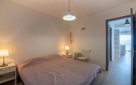 Le Grand Large: Proprietà, Mobilia, Comfort, Illuminazione, Legna, Interior Design, Shade, Lampada, Pavimento