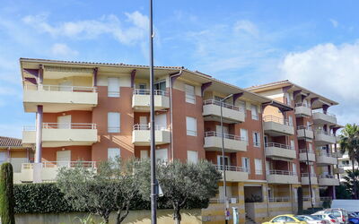 Fréjus 559: Zona Residenziale, Proprietà, Quartiere, Appartamento, Costruzione, Architettura, Casa, Immobiliare, Uso Misto, Condominio