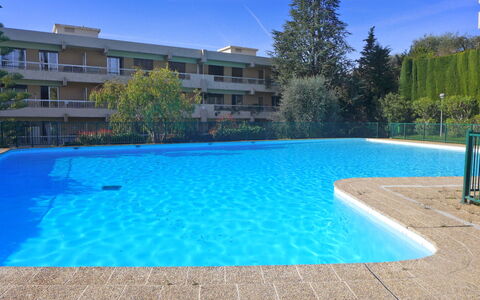 Ciel de Fabron: Piscina, Proprietà, Tempo Libero, Immobiliare, Acqua, Costruzione, Vacanza, Casa, Resort Citta ', Ricorrere