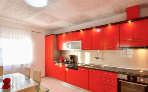 Frane: Controsoffitto, Camera, Proprietà, Cabinetry, Interior Design, Rosso, Cucina, Mobilia, Soffitto, Costruzione