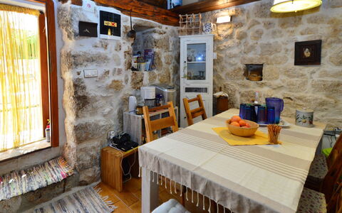 Home Sweet Home: Proprietà, Camera, Costruzione, Interior Design, Mobilia, Casa, Immobiliare, Casa, Tavolo, Soffitto