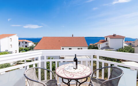 Trogir Okrug Gornji 314: Cielo, Tavolo, Costruzione, Proprietà, Nube, Sedia, Mobili Da Esterno, Tavolo Esterno, Interior Design, Legna