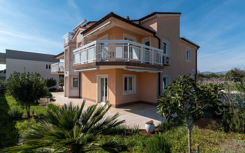 Trogir Okrug Gornji 314: Zona Residenziale, Casa, Facciata, Casa, Balcone, Estate, Appartamento, Sobborgo, Villa, Dimora