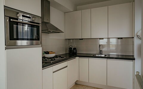 De Zeeparel: Elettrodomestico Da Cucina, Cucina, Controsoffitto, Apparecchio Major, Cucina Stufa, Cabinetry, Elettrodomestico, Stufa, Interior Design, Legna