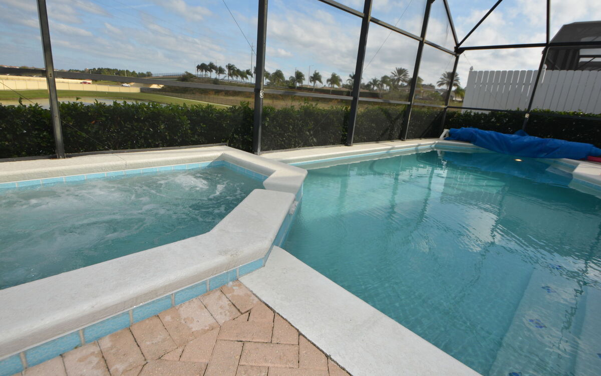 Oneida Loop Villa