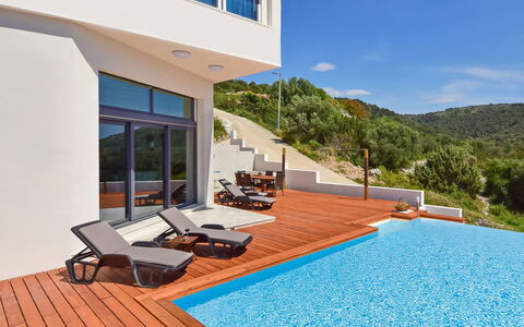Andrea: Proprietà, Casa, Costruzione, Immobiliare, Casa, Piscina, Architettura, Deck, Tetto, Pavimento