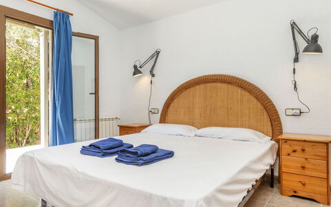 Venecia: Letto, Mobilia, Camera Da Letto, Interior Design, Bedding, Lenzuolo, Legna, Pavimento, Biancheria, Tessile