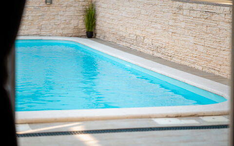 Jure: Piscina, Materiale Composito, Tempo Libero, Mobili Da Esterno, Ricorrere, Piastrella, Hotel