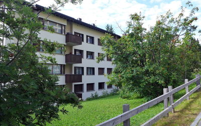 St. Moritz 26: Zona Residenziale, Proprietà, Casa, Quartiere, Architettura, Vegetazione, Appartamento, Costruzione, Immobiliare, Casa