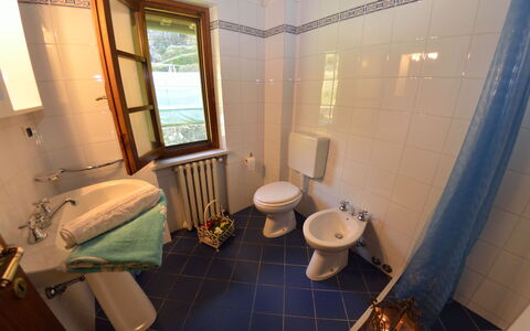 Casa Milena: Camera, Bagno, Proprietà, Interior Design, Pavimento, Gabinetto, Costruzione, Idraulico Fixture, Casa, Immobiliare