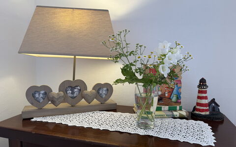 Casa Romana: Mobilia, Illuminazione, Paralume, Lampada, Design, Biancheria, Cuore, Cuscino, Cornice, Soggiorno