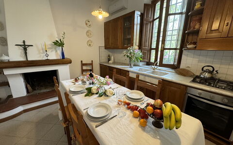 Casa Romana: Mobilia, Interior Design, Legna, Pavimentazione, Tavolo, Controsoffitto, Cucina & Sala Da Pranzo Tavolo, Tavola, Cucina, Camera