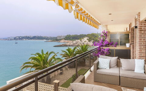 Cala D'Or: Acqua, Proprietà, Costruzione, Cielo, Mobilia, Pianta, Fiore, Azzurro, Mobili Da Esterno, Località Balneare