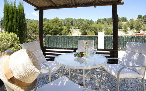 Una: Proprietà, Mobilia, Immobiliare, Interior Design, Tavolo, Casa, Camera, Estate, Portico, Casa