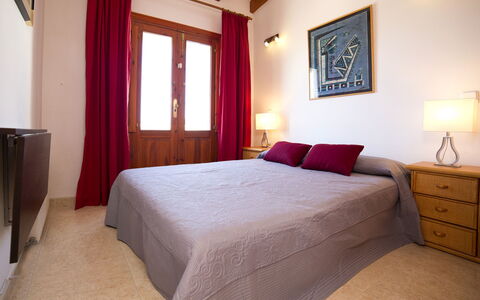 Calpe Calp 435: Camera Da Letto, Letto, Camera, Mobilia, Proprietà, Lenzuolo, Interior Design, Telaio Del Letto, Costruzione, Materasso