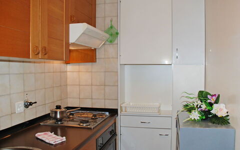Vista Lago: Camera, Proprietà, Cucina, Cabinetry, Controsoffitto, Piastrella, Mobilia, Cucina Stufa, Apparecchio Major, Casa