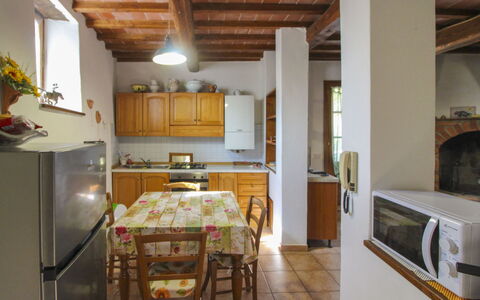 La Casa del Nonno: Mobilia, Interior Design, Pavimentazione, Legna, Soffitto, Pavimento, Camera, Cucina, Casa, Illuminazione