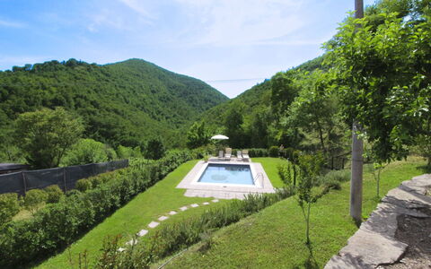 La Casa del Nonno: Attrezzatura Giochi All'Aperto, Campo Da Giuoco, Spazio Pubblico, Terreno Di Gioco, Scivolo, Giardino, Backyard, Shade, Tempo Libero, Prato