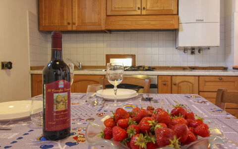 La Casa del Nonno: Tavola, Cibo, Bottiglia, Bicchieri, Frutta, Ingrediente, Produrre, Mobilia, Serveware