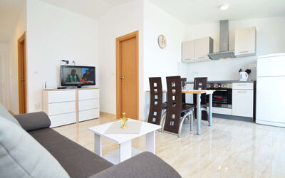 Trogir Okrug Gornji 313