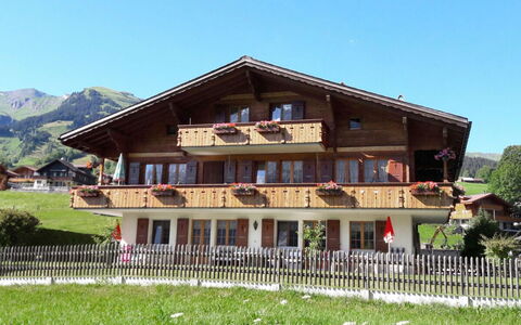 Grindelwald 570: Casa, Proprietà, Casa, Costruzione, Immobiliare, Villetta, Tetto, Agriturismo, Area Rurale, Hill Station