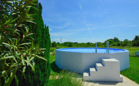 Martina: Proprietà, Erba, Architettura, Casa, Albero, Immobiliare, Design, Pianta, Piscina, Lotto