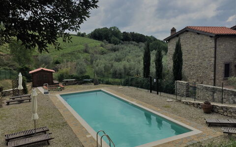Casa Alla Minuccia Di Villa a Sesta: Piscina, Proprietà, Casa, Immobiliare, Tempo Libero, Costruzione, Estate, Casa, Backyard, Erba