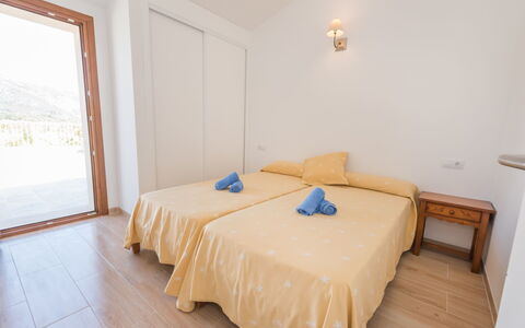 Sa Lluna: Camera Da Letto, Camera, Letto, Mobilia, Proprietà, Lenzuolo, Pavimento, Interior Design, Parete, Immobiliare