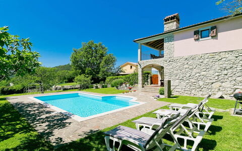 Panorama 2: Proprietà, Casa, Costruzione, Piscina, Immobiliare, Estate, Villa, Erba, Vacanza, Casa