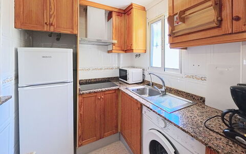 Residencial Daly: Apparecchio Major, Cucina, Legna, Pavimentazione, Controsoffitto, Pavimento, Elettrodomestico Da Cucina, Interior Design, Cabinetry, Casa