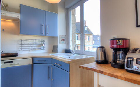 L'Anse: Cabinetry, Controsoffitto, Proprietà, Lavandino Della Cucina, Elettrodomestico Da Cucina, Cucina, Elettrodomestico, Lavello, Cucina Stufa, Illuminazione