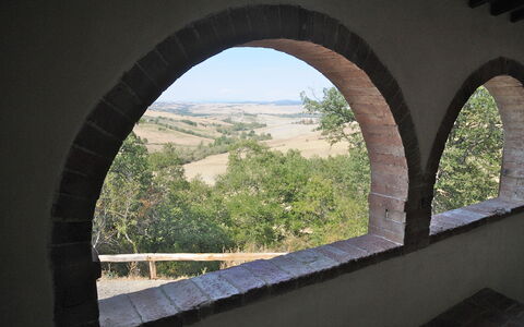 Podere Palazzo: Architettura, Finestra, Arco, Albero, Arch Bridge, Viadotto, Costruzione, Illuminazione Diurna, Ponte, Roccia