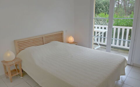 Eden Club: Camera Da Letto, Mobilia, Proprietà, Camera, Letto, Materasso, Telaio Del Letto, Bedding, Lenzuolo, Pavimento