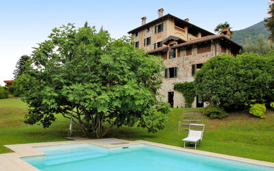 Casa vacanza Torre - Porto Valtravaglia, Lombardia, Italia