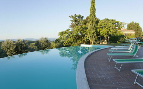 Quercia Al Poggio - Weddings And Events: Acqua, Cielo, Pianta, Panchina, Albero, Paesaggio Naturale, Piscina, Mobili Da Esterno, Casa, Erba