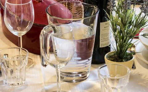 Villa Eleonora: Brunch, Pasto, Tavolo, Cibo, Stemware, Bicchiere Di Vino, Ristorante, Prima Colazione, Flûte, Camera