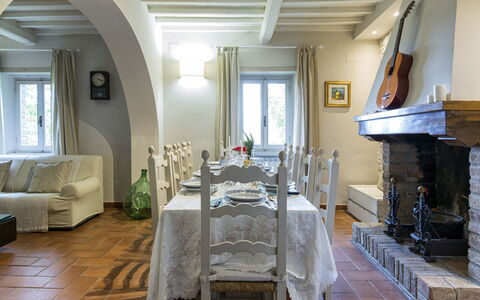 Villa Magnolia: Camera, Proprietà, Costruzione, Interior Design, Mobilia, Soggiorno, Pavimento, Soffitto, Sala Da Pranzo, Tavolo