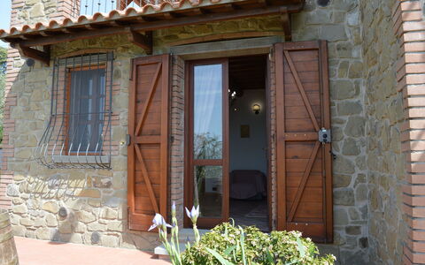 Villa Rubino: Proprietà, Costruzione, Casa, Finestra, Immobiliare, Porta, Portico, Facciata, Villetta, Casa