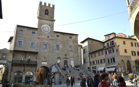 Appartamento Imperiale: Cittadina, Costruzione, Insediamento Umano, Città, Quartiere, Architettura, La Piazza Cittadina, Turismo, Architettura Medievale, Strada