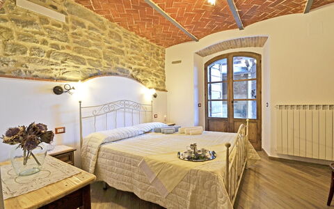 Appartamento Luna: Camera Da Letto, Camera, Proprietà, Mobilia, Letto, Interior Design, Soffitto, Parete, Costruzione, Telaio Del Letto