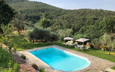 Villa Oleandro: Piscina, Proprietà, Paesaggio Naturale, Acqua, Casa, Immobiliare, Tempo Libero, Area Rurale, Ricorrere, Eco Hotel
