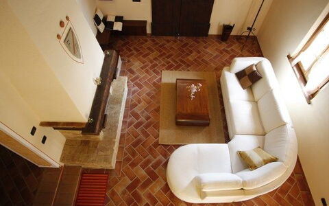 Villa Camelia: Proprietà, Camera, Pavimento, Interior Design, Le Scale, Casa, Costruzione, Latifoglie, Piastrella, Architettura