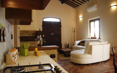 Villa Camelia: Camera, Soggiorno, Interior Design, Proprietà, Costruzione, Soffitto, Mobilia, Casa, Pavimento, Tavolo