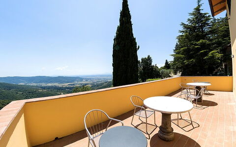 Villa Del Sole: Proprietà, Immobiliare, Tetto, Architettura, Casa, Albero, Tavolo, Camera, Balcone, Costruzione
