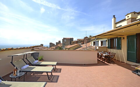 Terrazza Cortonese: Proprietà, Casa, Costruzione, Casa, Immobiliare, Cielo, Zona Residenziale, Architettura, Appartamento, Tetto